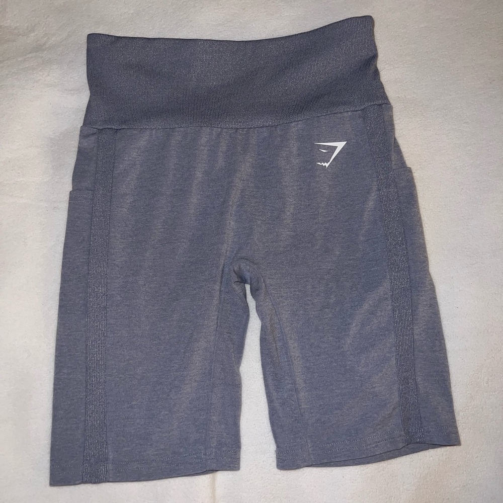 LIKE NEW GYMSHARK Gym Butt Scrunch Shorts